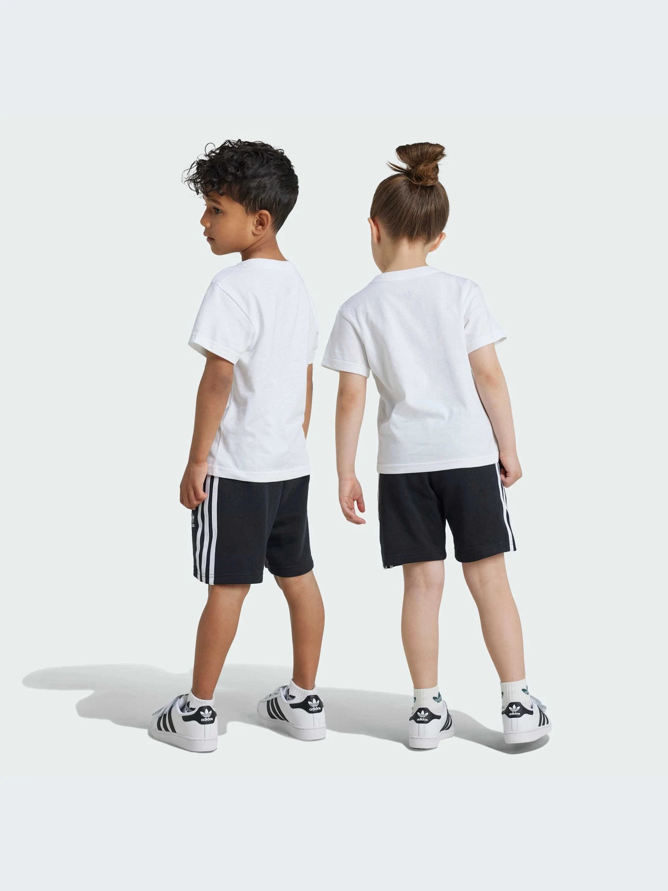 Костюмы Adidas Adicolor модель JE1613-KZ Костюмы Adidas Adicolor модель JE1613-KZ Фото