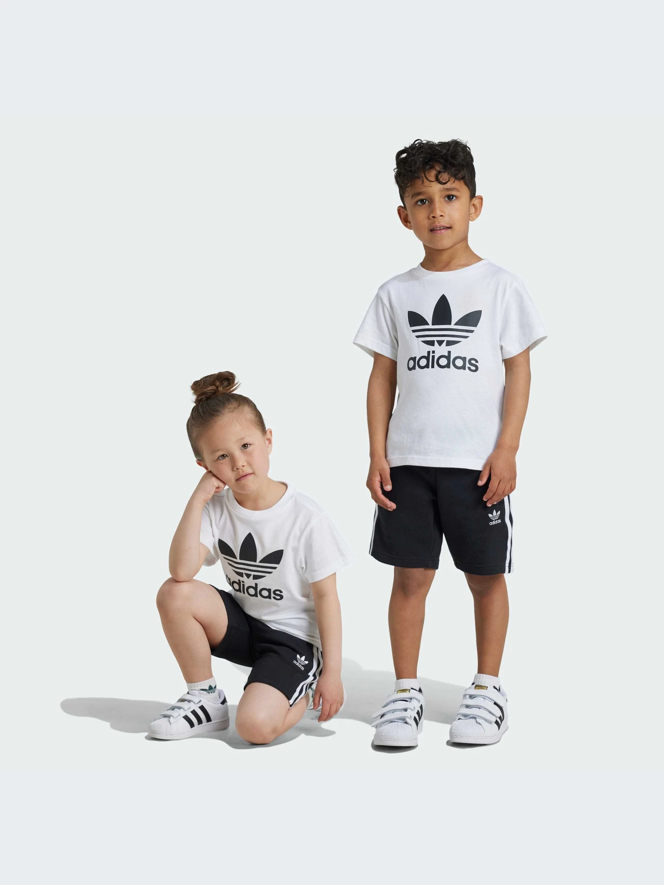 Костюмы Adidas Adicolor модель JE1613-KZ Костюмы Adidas Adicolor модель JE1613-KZ Фото