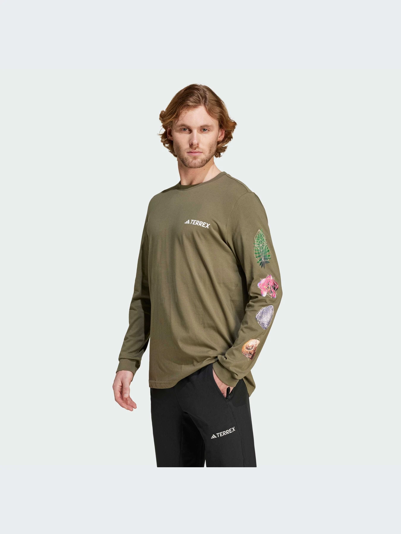 Худи и свитшоты Adidas Graphics модель IY4303-KZ Худи и свитшоты Adidas Graphics модель IY4303-KZ Фото