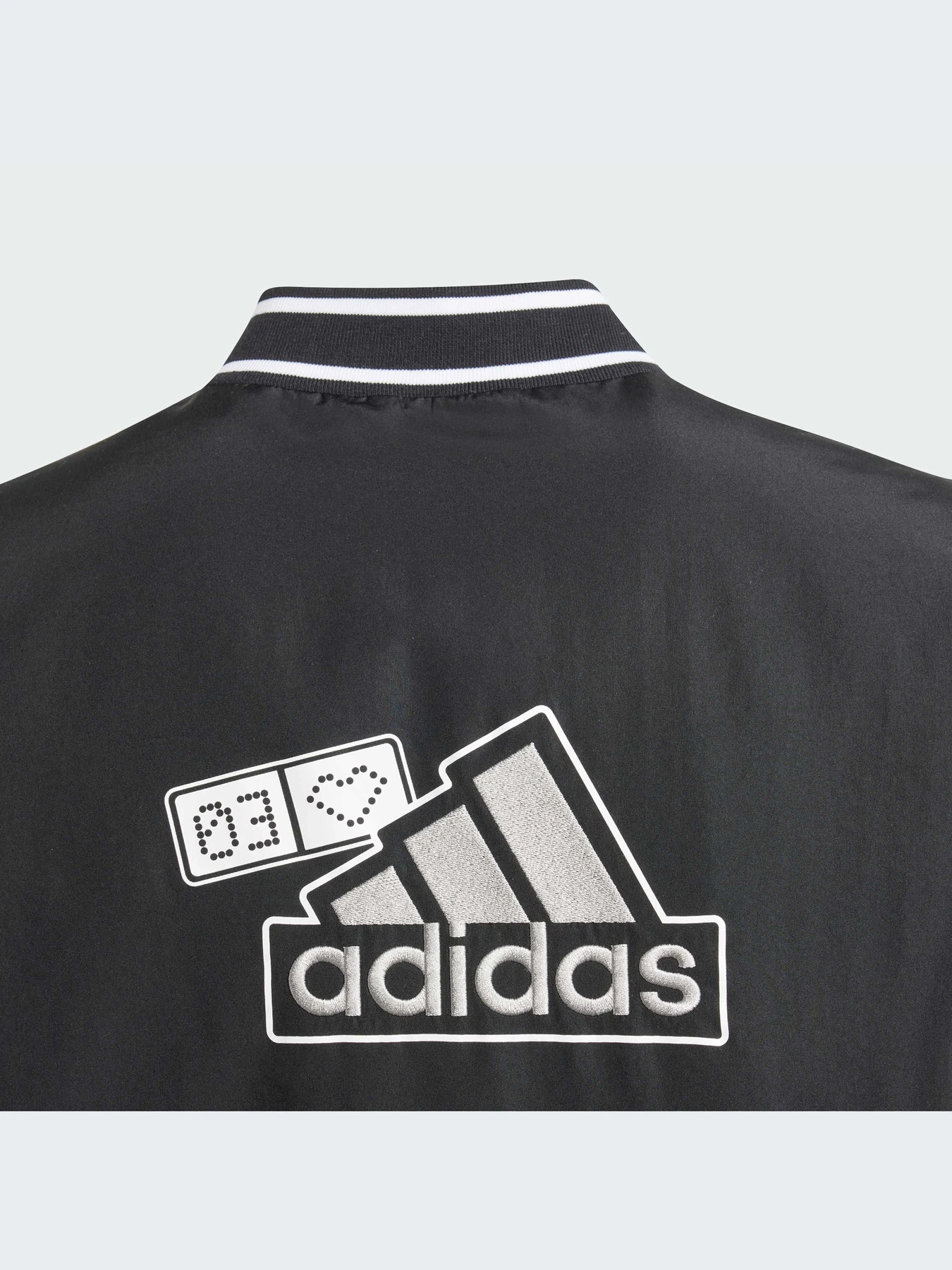 Куртки и дубленки Adidas модель IN1915-KZ Куртки и дубленки Adidas модель IN1915-KZ Фото