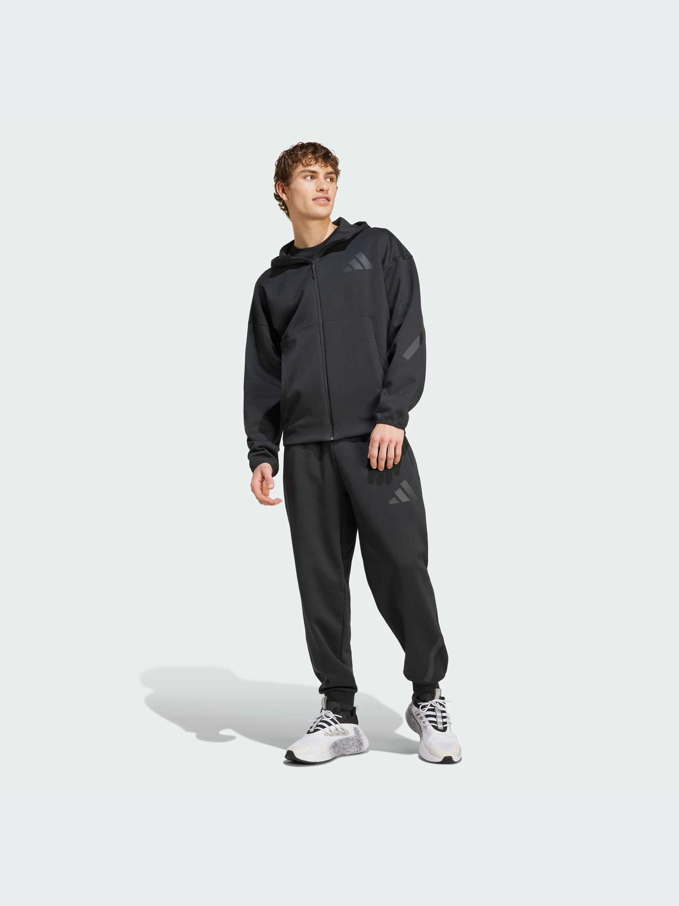 Худи и свитшоты Adidas ZNE модель JE7538-KZ Худи и свитшоты Adidas ZNE модель JE7538-KZ Фото