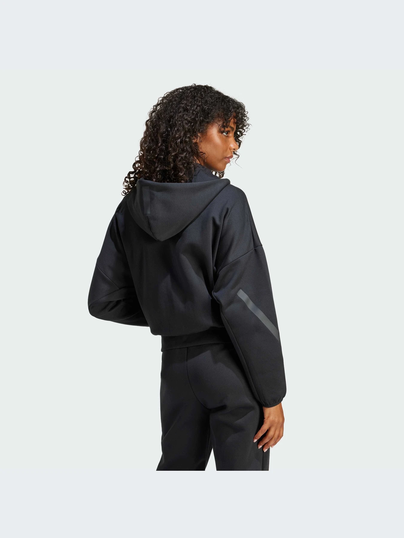 Худи и свитшоты Adidas ZNE модель JE7848-KZ Худи и свитшоты Adidas ZNE модель JE7848-KZ Фото