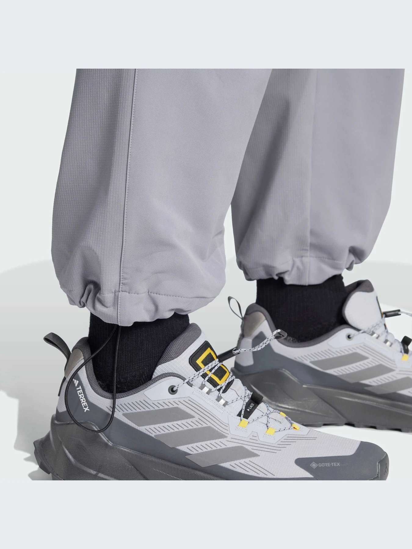 Брюки Adidas модель IX7922-KZ Брюки Adidas модель IX7922-KZ Фото