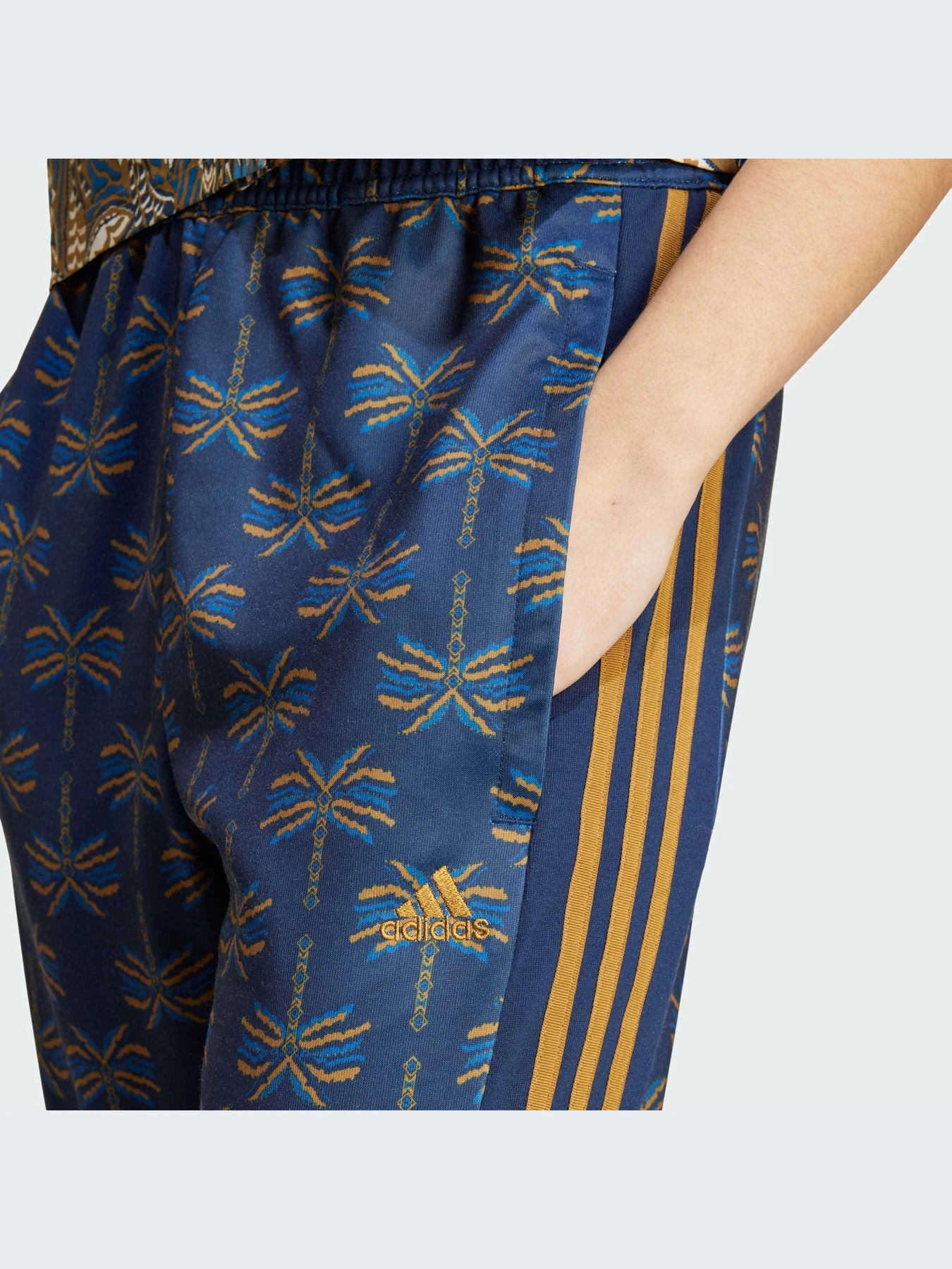 Брюки Adidas Tiro модель IV9754-KZ Брюки Adidas Tiro модель IV9754-KZ Фото