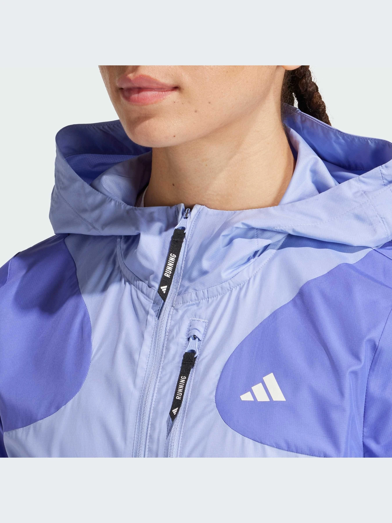 Куртки и дубленки Adidas модель IW0034-KZ Куртки и дубленки Adidas модель IW0034-KZ Фото