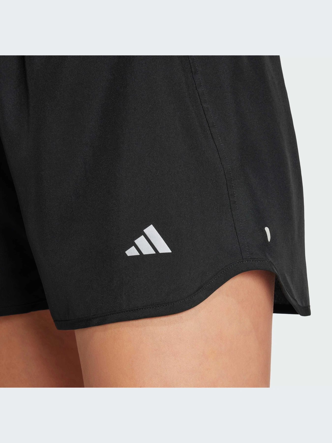Шорты Adidas модель IX5992-KZ Шорты Adidas модель IX5992-KZ Фото