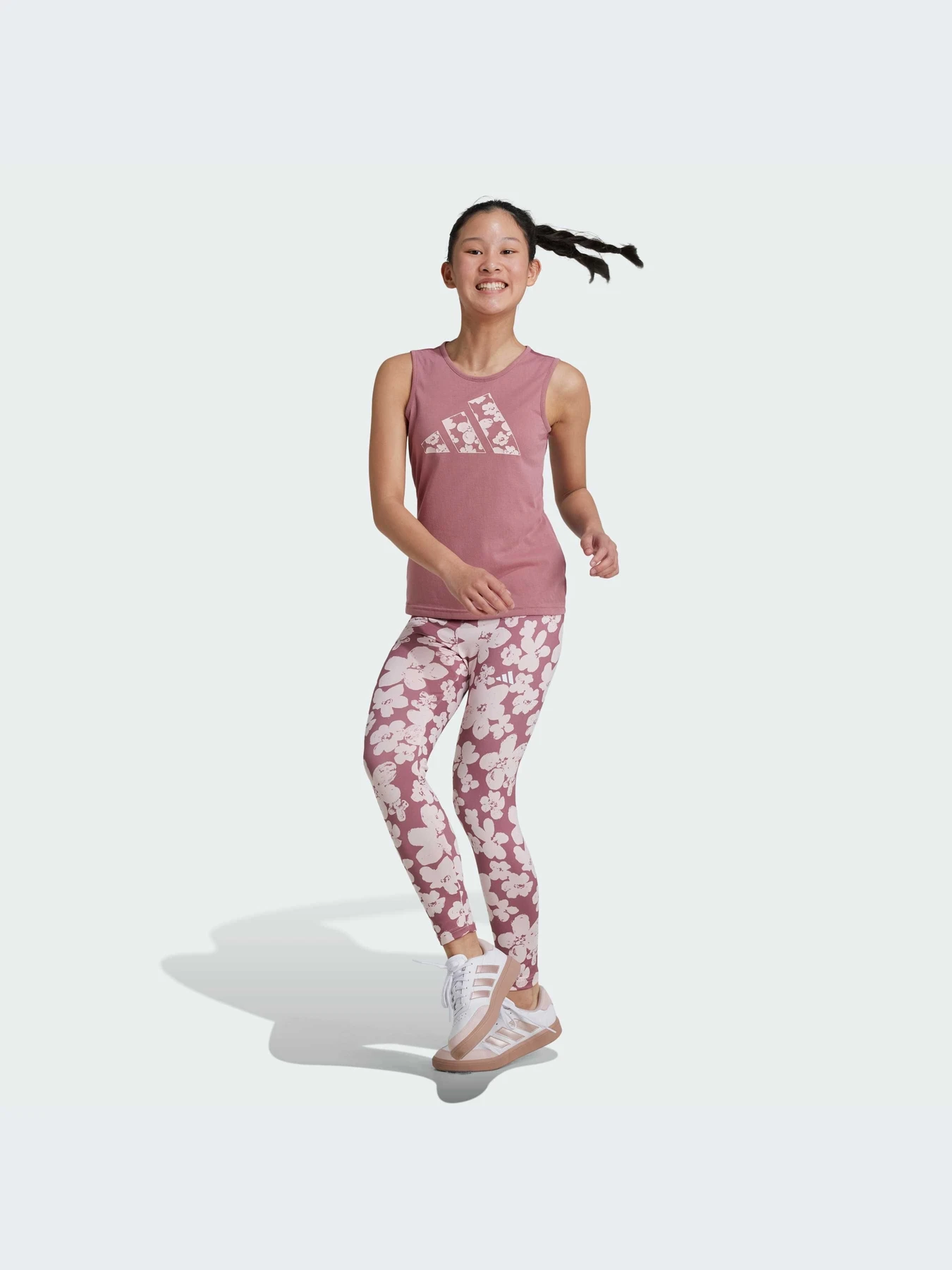 Брюки Adidas модель IW3291-KZ Брюки Adidas модель IW3291-KZ Фото