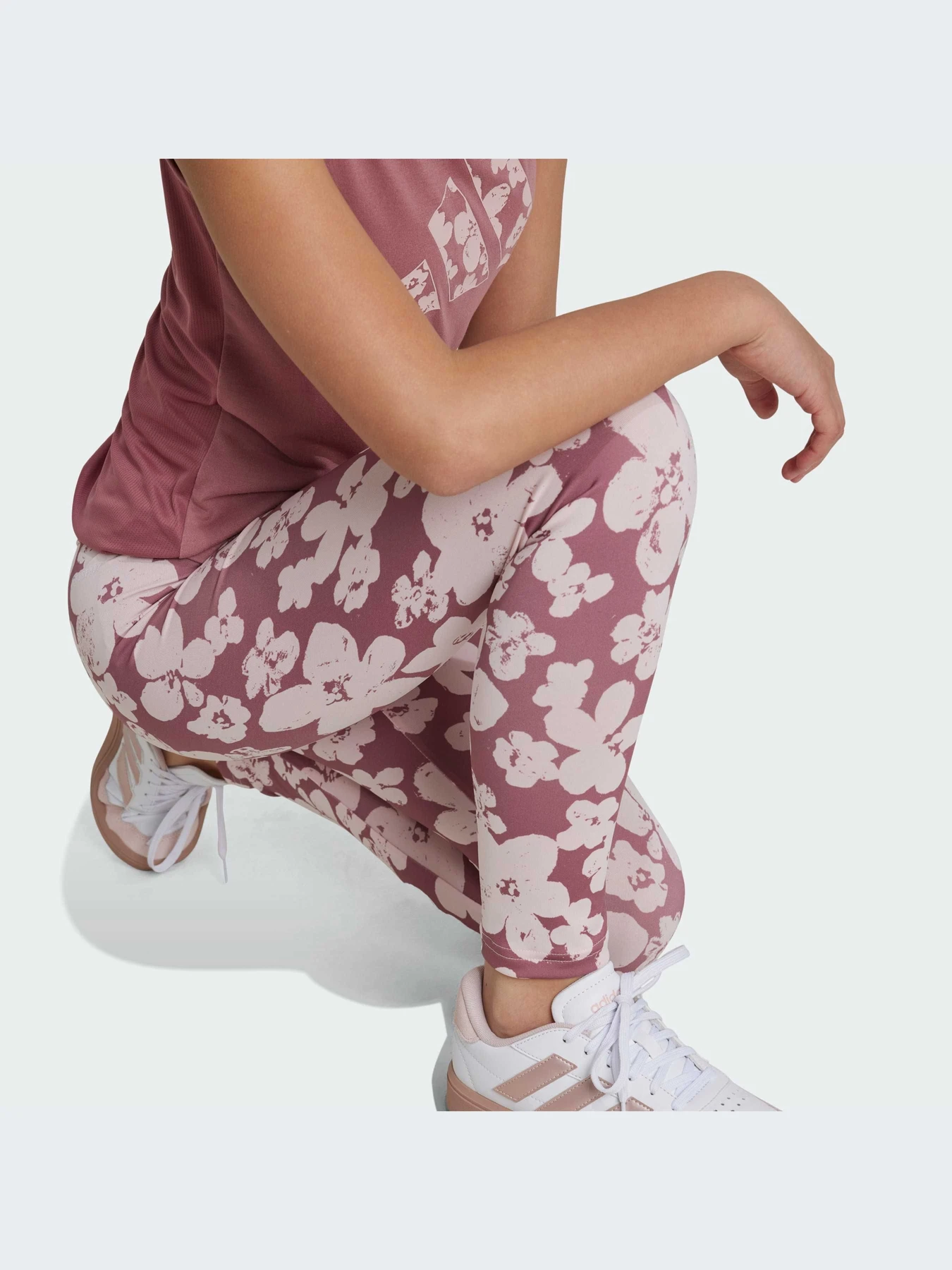 Брюки Adidas модель IW3291-KZ Брюки Adidas модель IW3291-KZ Фото