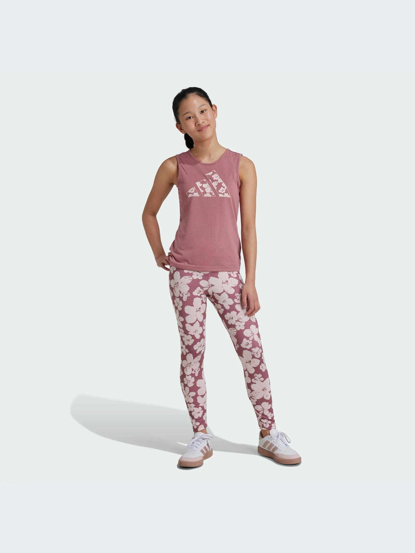 Брюки Adidas модель IW3291-KZ Брюки Adidas модель IW3291-KZ Фото