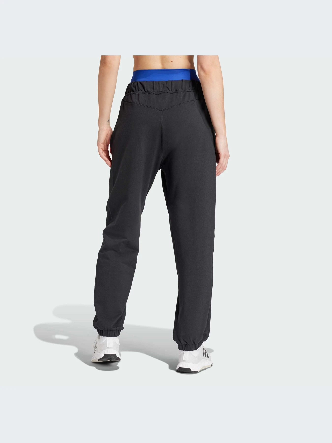 Брюки Adidas модель IV9220-KZ Брюки Adidas модель IV9220-KZ Фото