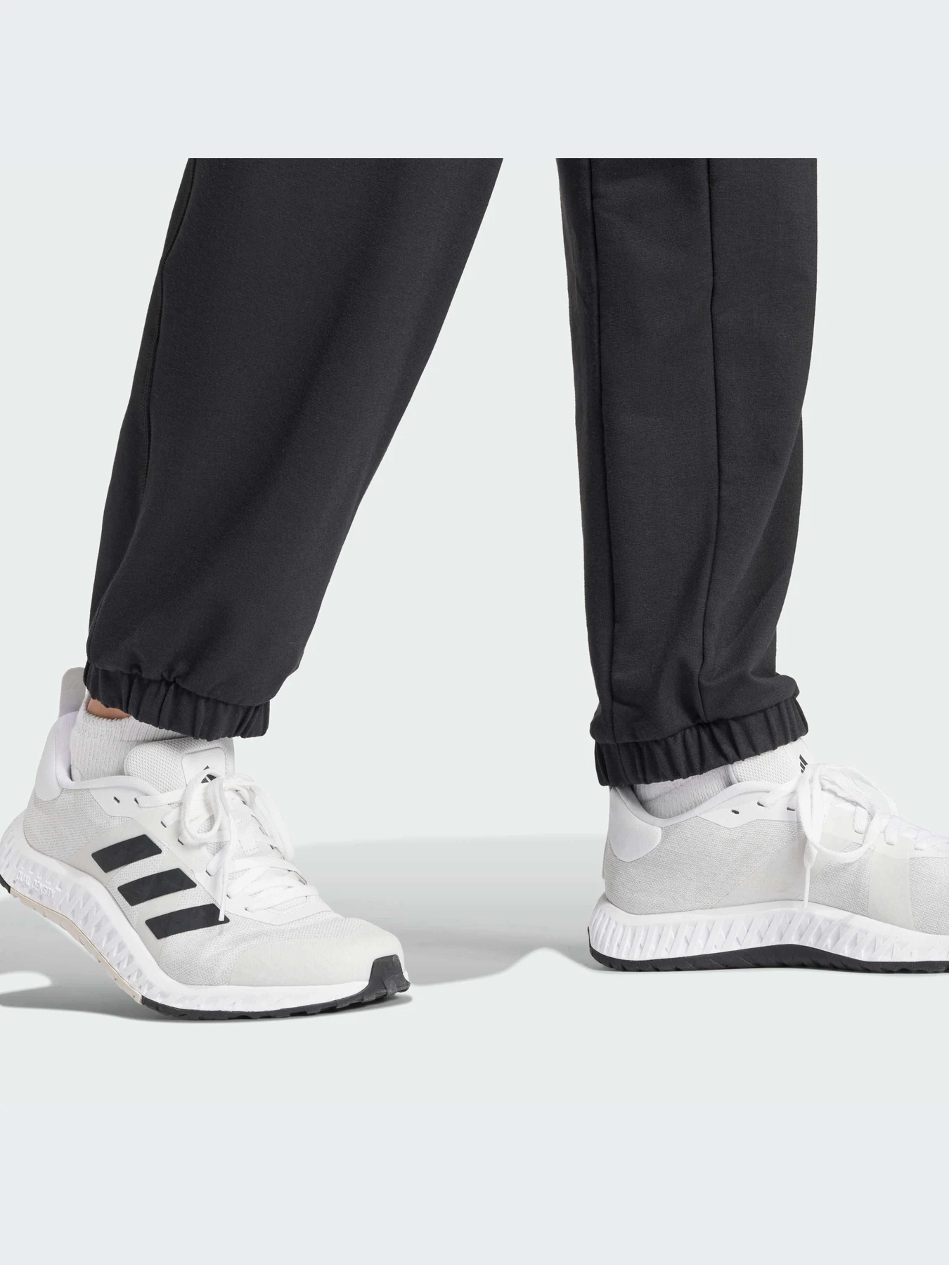 Брюки Adidas модель IV9220-KZ Брюки Adidas модель IV9220-KZ Фото