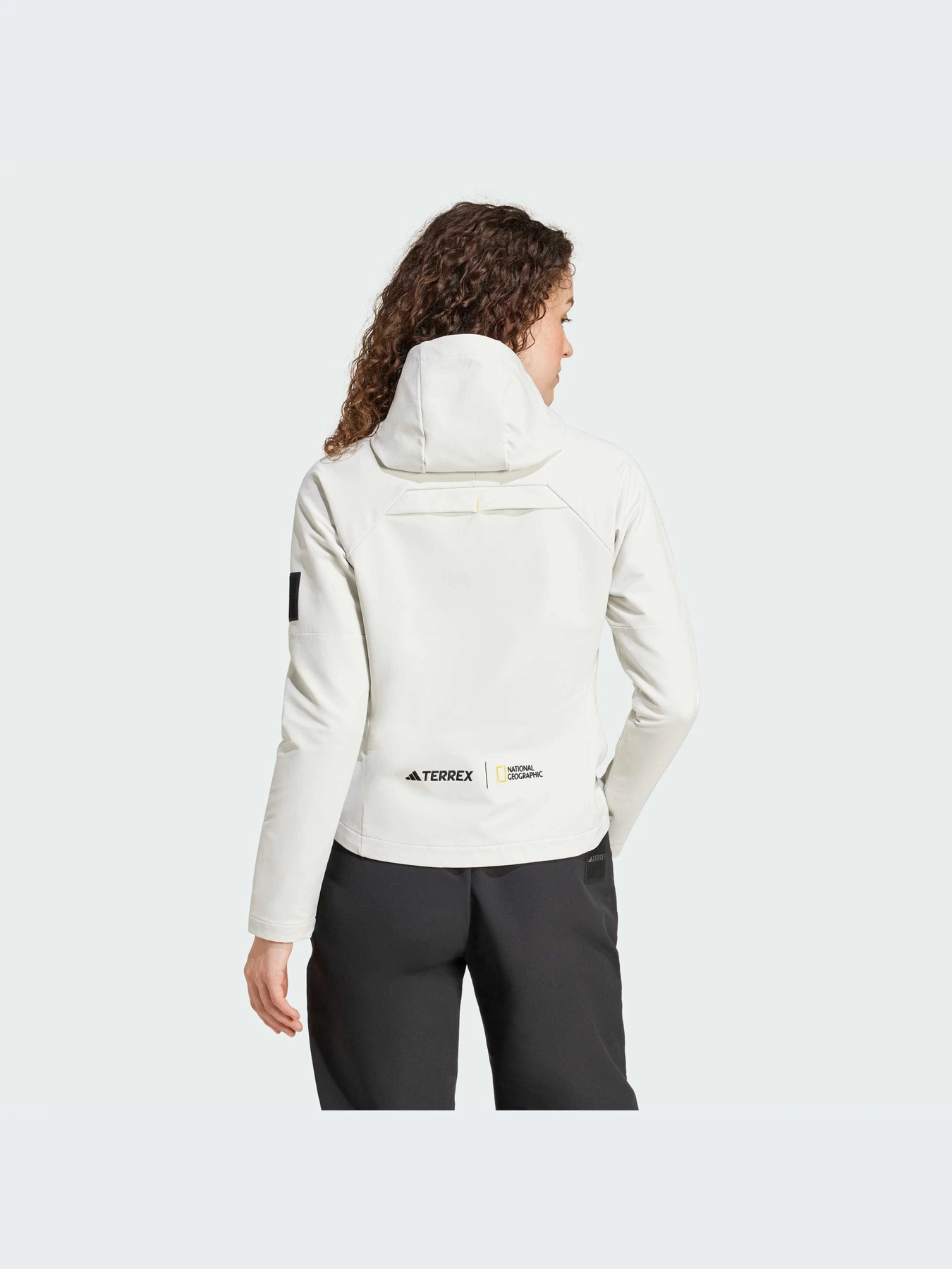 Куртки и дубленки Adidas модель IX5629-KZ Куртки и дубленки Adidas модель IX5629-KZ Фото