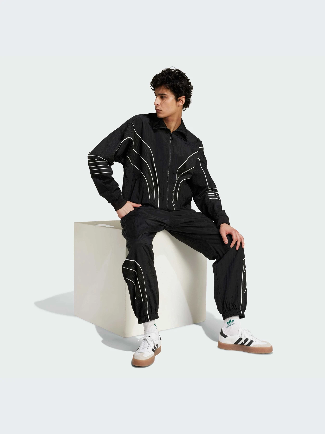 Худи и свитшоты Adidas модель IX6714-KZ Худи и свитшоты Adidas модель IX6714-KZ Фото