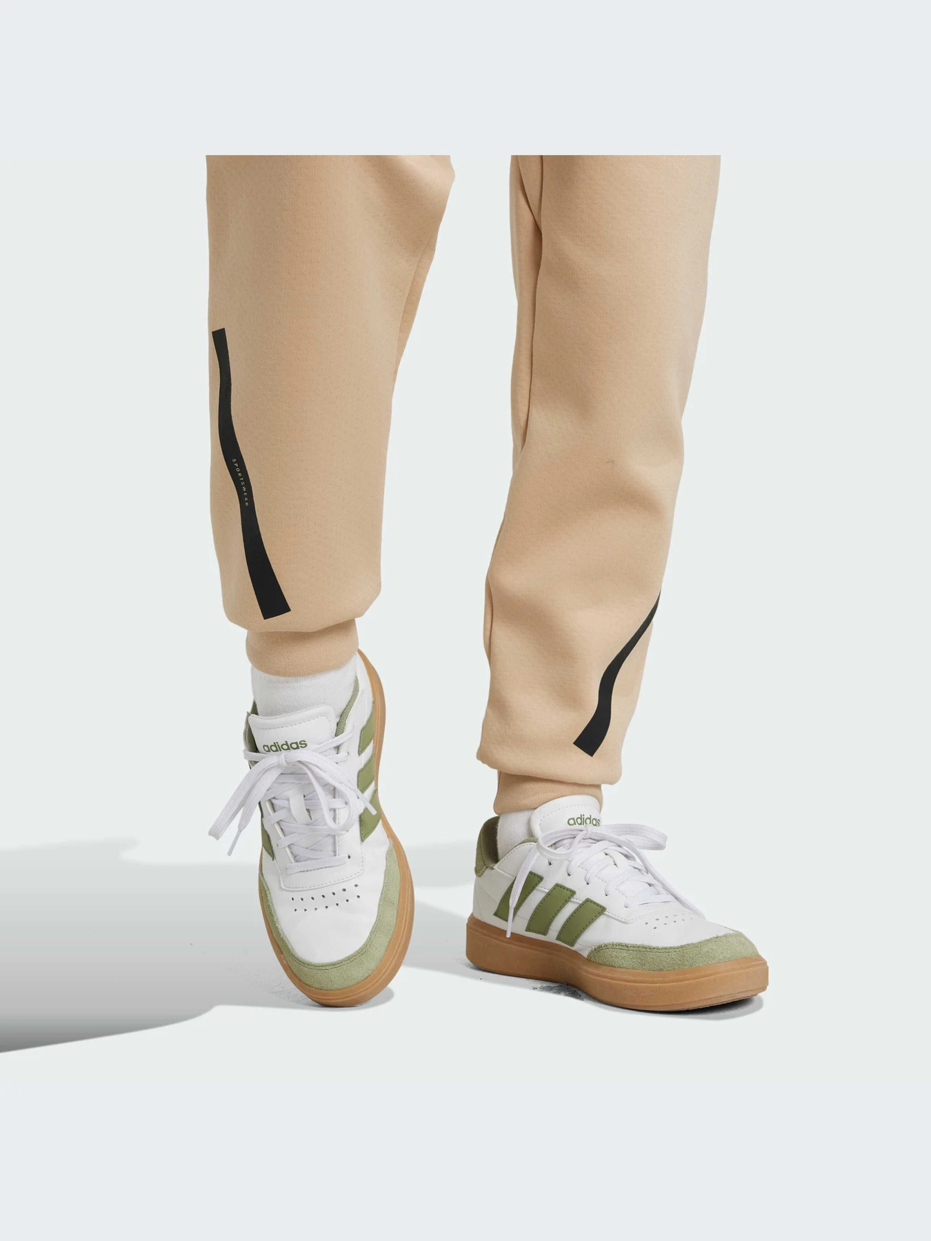 Брюки Adidas ZNE модель JF2492-KZ Брюки Adidas ZNE модель JF2492-KZ Фото
