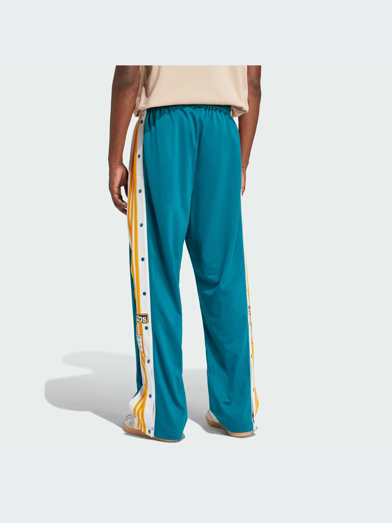 Брюки Adidas Adicolor модель IY9932-KZ Брюки Adidas Adicolor модель IY9932-KZ Фото