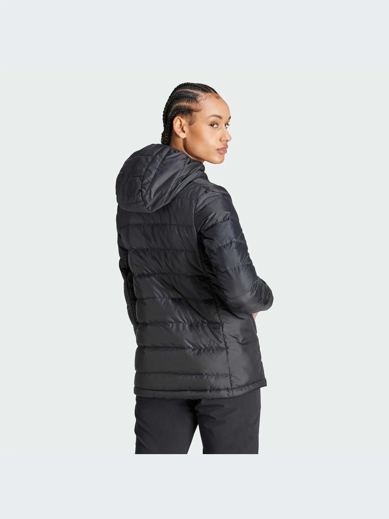 Куртки и дубленки Adidas модель JE6756-KZ Куртки и дубленки Adidas модель JE6756-KZ Фото