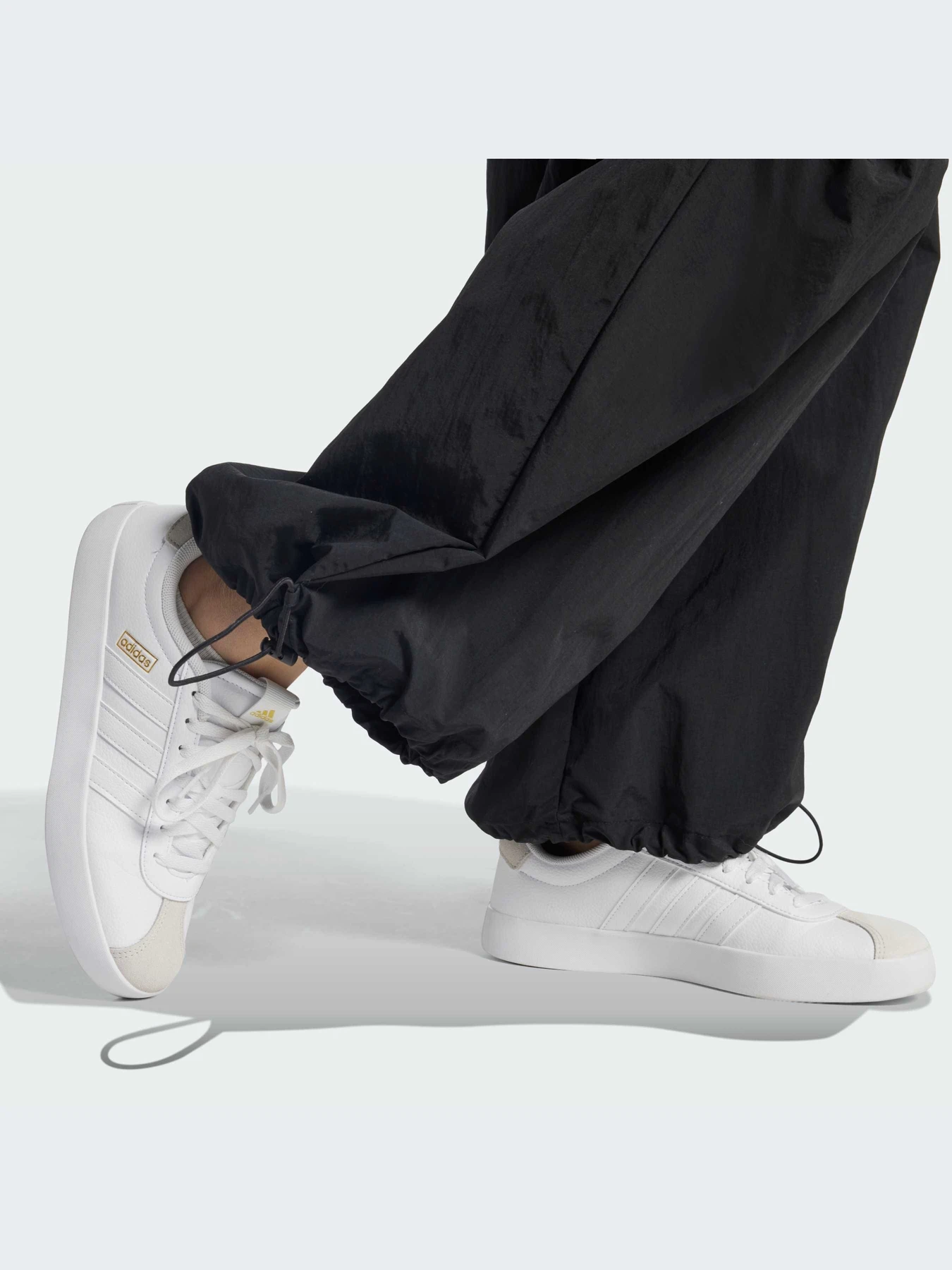 Брюки Adidas модель IV9780-KZ Брюки Adidas модель IV9780-KZ Фото