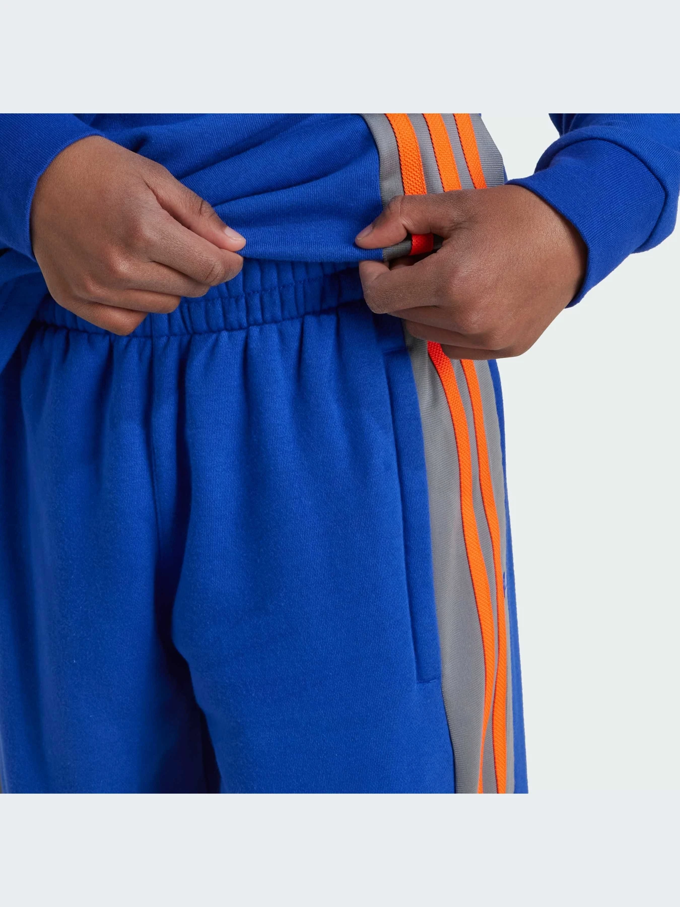 Брюки Adidas Adicolor модель IW6014-KZ Брюки Adidas Adicolor модель IW6014-KZ Фото