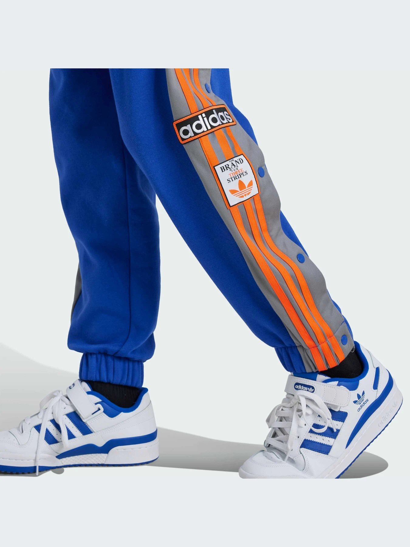 Брюки Adidas Adicolor модель IW6014-KZ Брюки Adidas Adicolor модель IW6014-KZ Фото