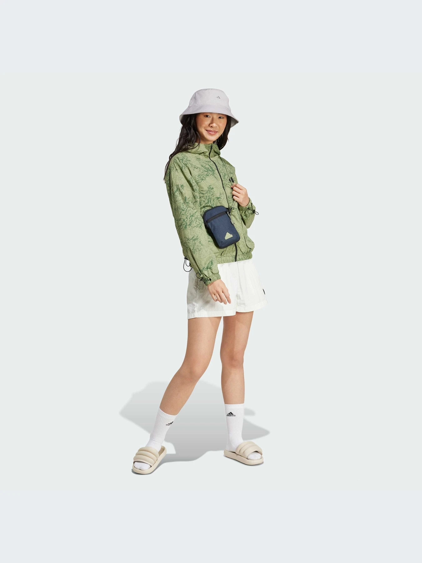 Куртки и дубленки Adidas модель IW5213-KZ Куртки и дубленки Adidas модель IW5213-KZ Фото