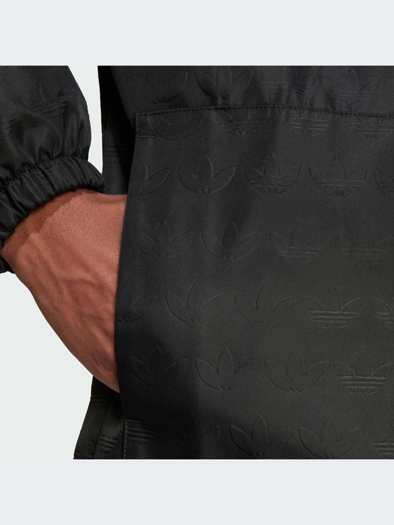 Куртки и дубленки Adidas Graphics модель IZ2538-KZ Куртки и дубленки Adidas Graphics модель IZ2538-KZ Фото