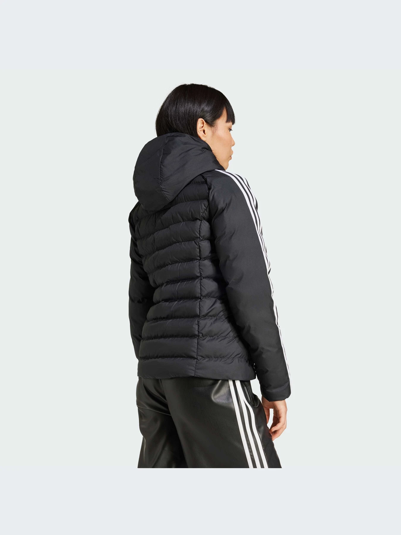 Куртки и дубленки Adidas Adicolor модель IW5849-KZ Куртки и дубленки Adidas Adicolor модель IW5849-KZ Фото