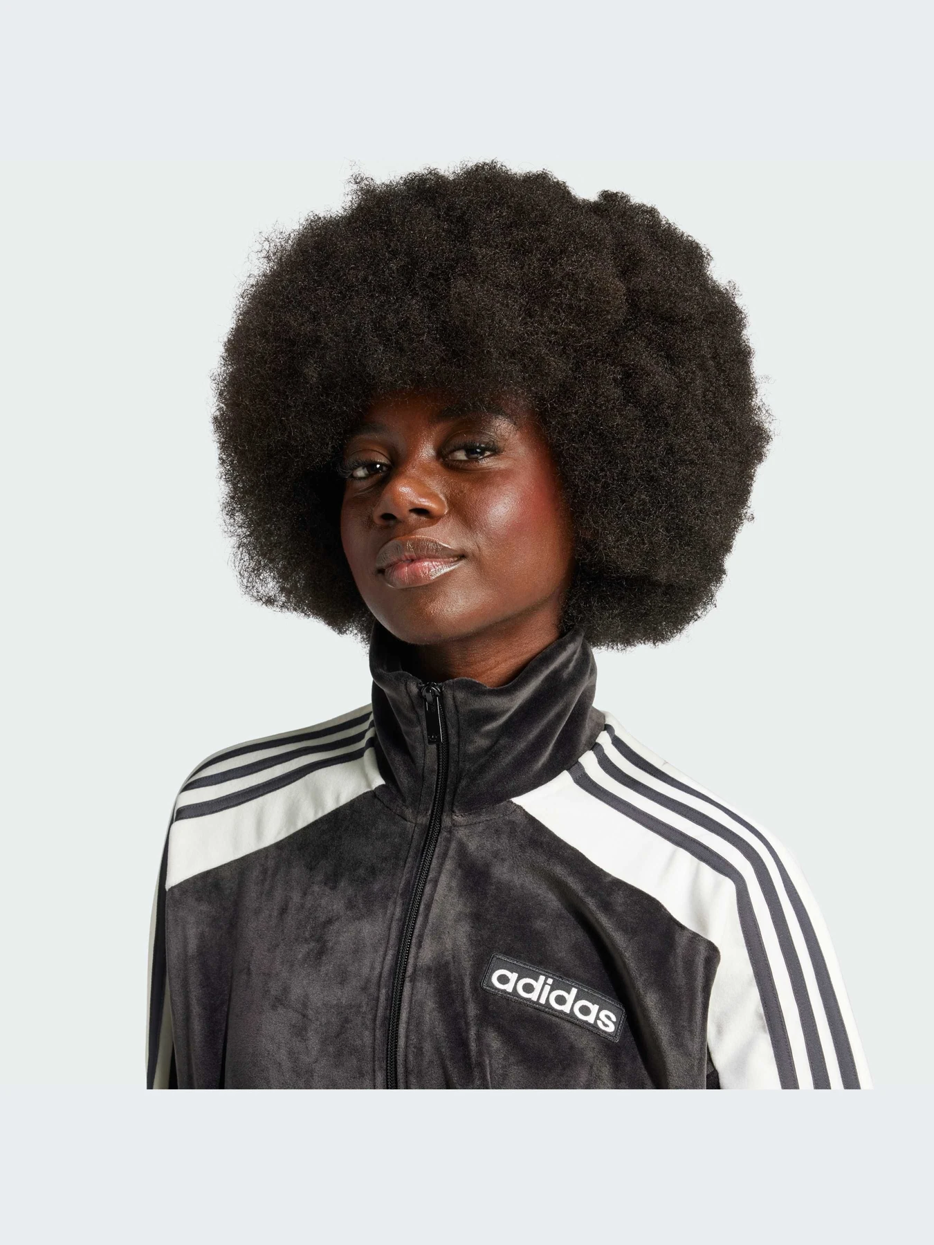Худи и свитшоты Adidas модель IW5581-KZ Худи и свитшоты Adidas модель IW5581-KZ Фото