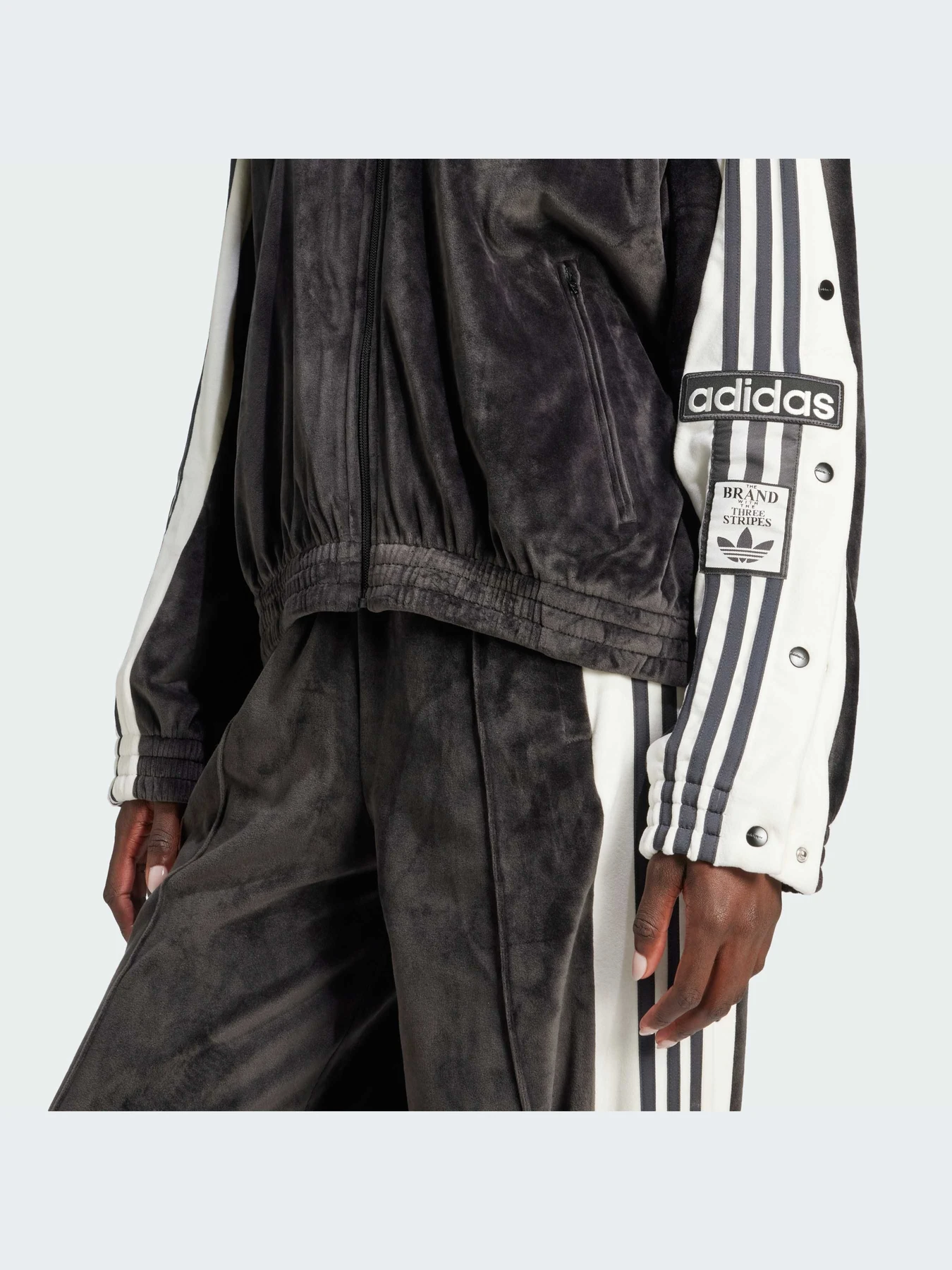Худи и свитшоты Adidas модель IW5581-KZ Худи и свитшоты Adidas модель IW5581-KZ Фото
