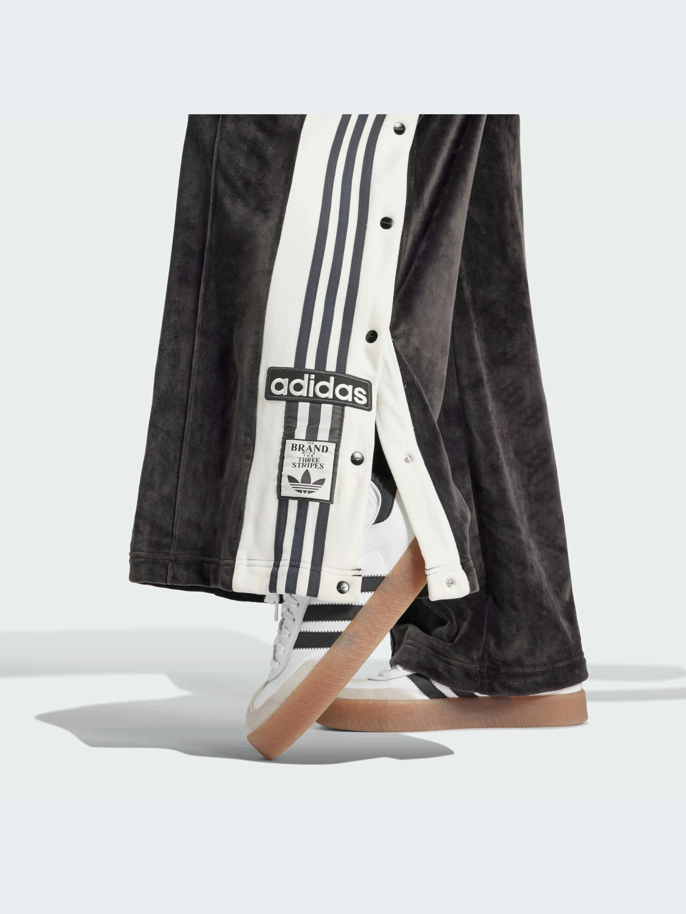 Брюки Adidas модель IW5586-KZ Брюки Adidas модель IW5586-KZ Фото