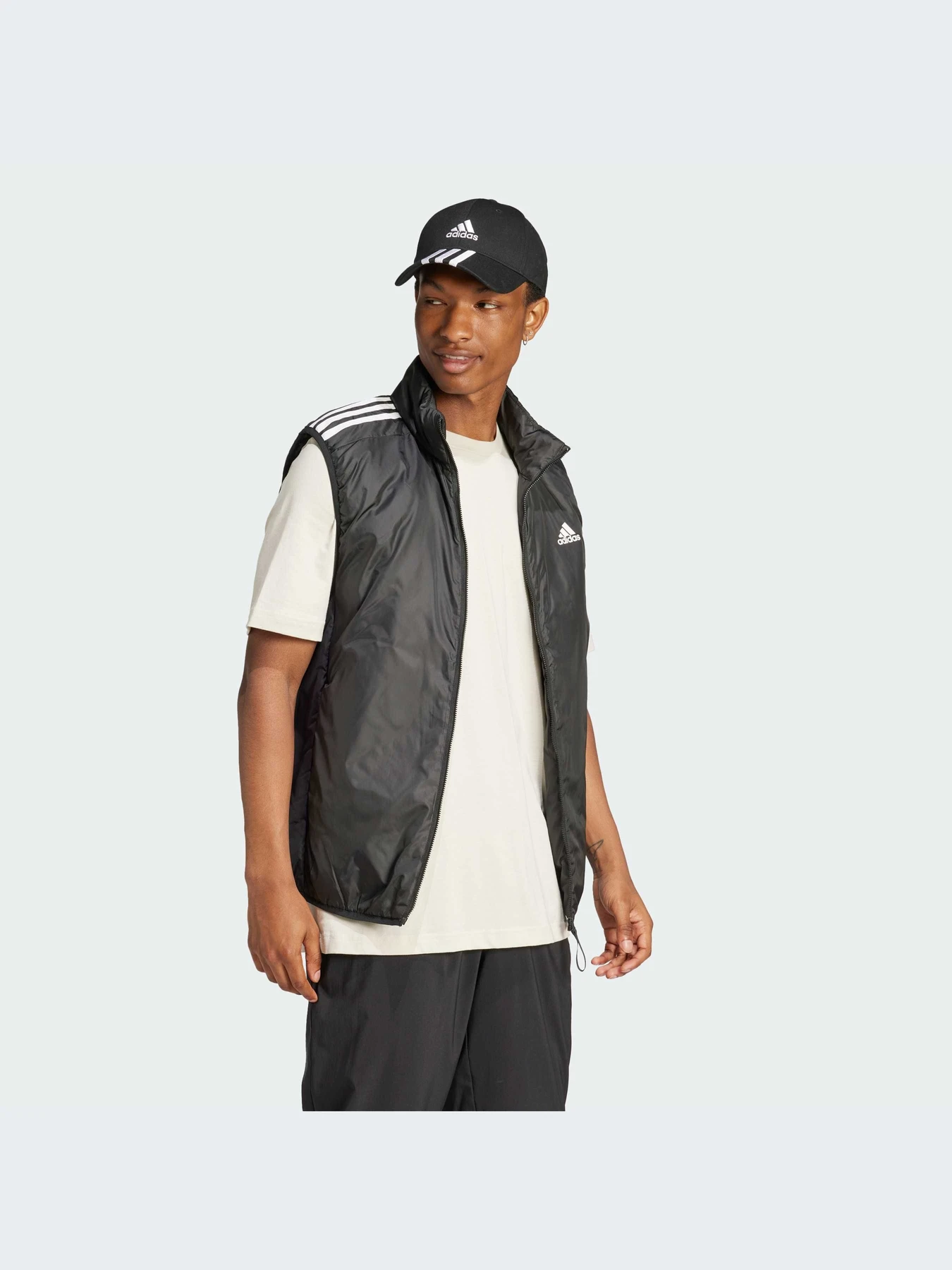 Куртки и дубленки Adidas модель IZ0505-KZ Куртки и дубленки Adidas модель IZ0505-KZ Фото
