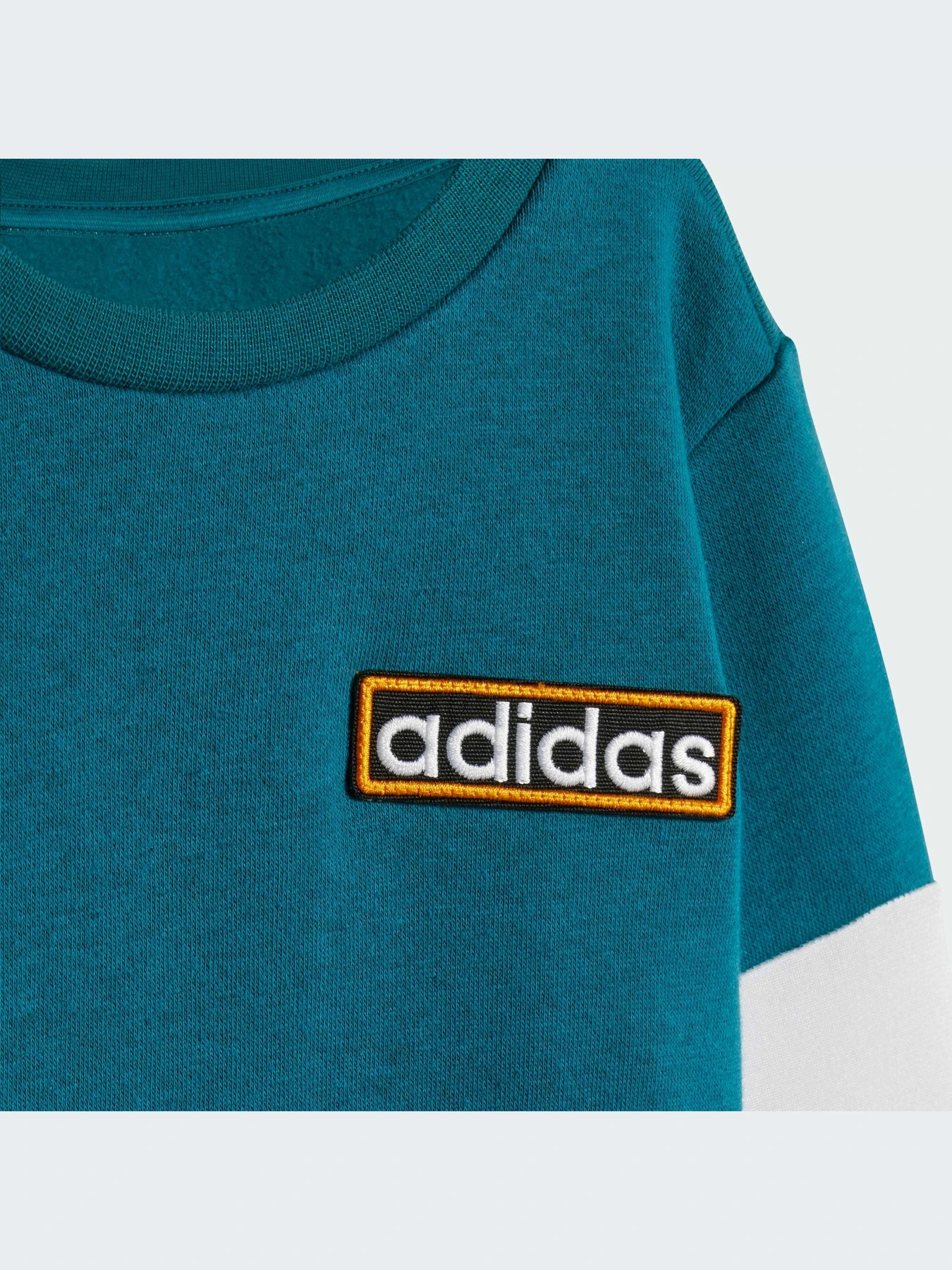 Костюмы Adidas Adicolor модель IW3510-KZ Костюмы Adidas Adicolor модель IW3510-KZ Фото