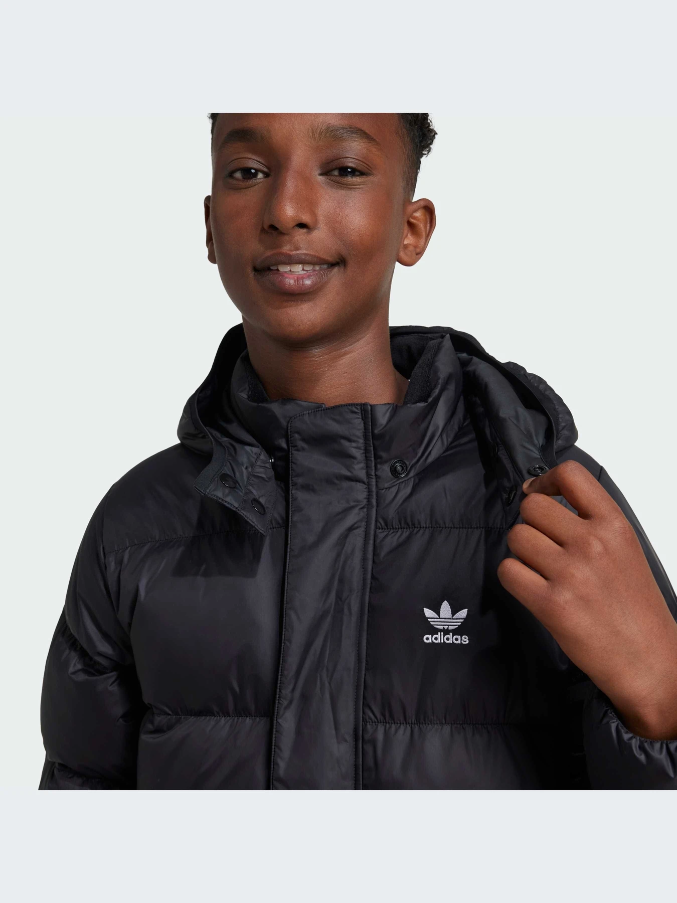 Куртки и дубленки Adidas Adicolor модель IY7498-KZ Куртки и дубленки Adidas Adicolor модель IY7498-KZ Фото