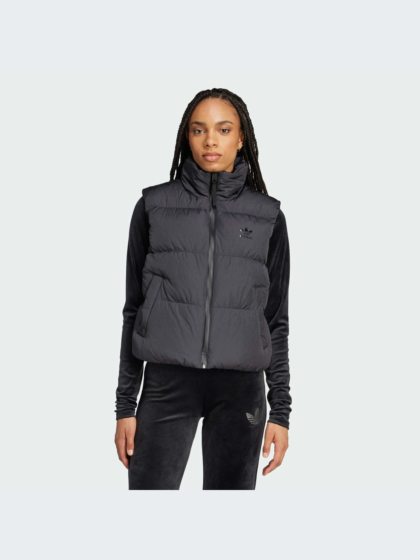 Куртки и дубленки Adidas модель IW8367-KZ Куртки и дубленки Adidas модель IW8367-KZ Фото
