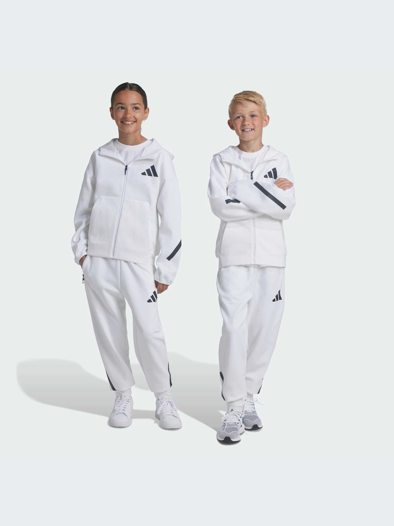 Брюки Adidas ZNE модель JJ4148-KZ Брюки Adidas ZNE модель JJ4148-KZ Фото