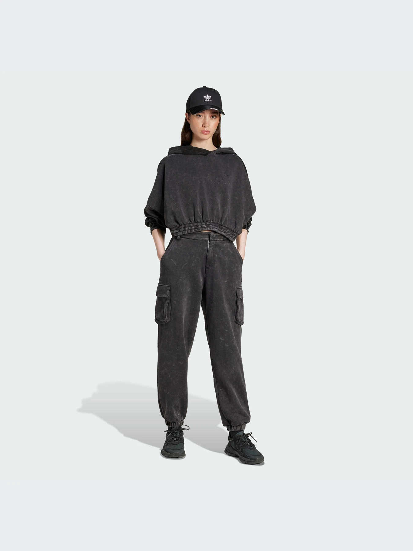 Брюки Adidas модель IW5563-KZ Брюки Adidas модель IW5563-KZ Фото