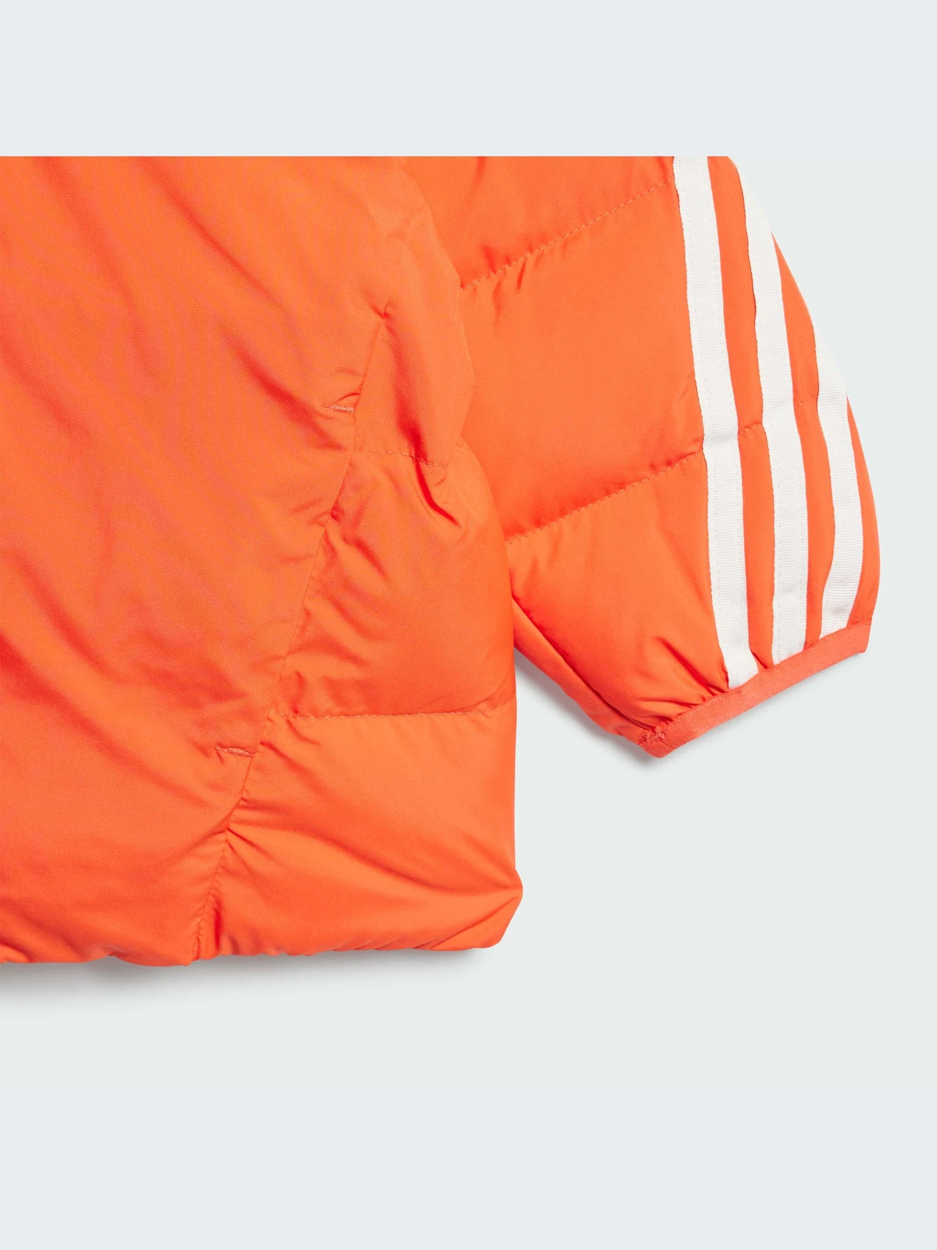 Куртки и дубленки Adidas модель IV9646-KZ Куртки и дубленки Adidas модель IV9646-KZ Фото