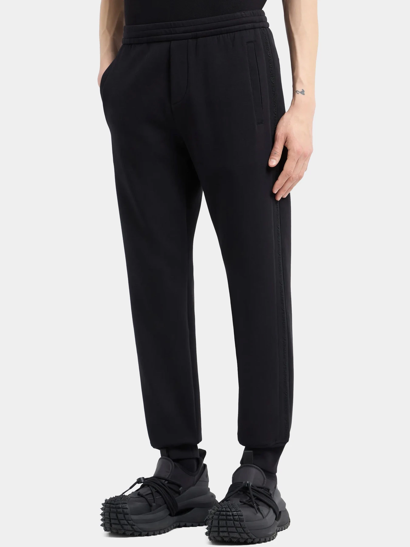 Брюки Emporio Armani модель 6D1PK3-1JHSZ-0999 Брюки Emporio Armani модель 6D1PK3-1JHSZ-0999 Фото