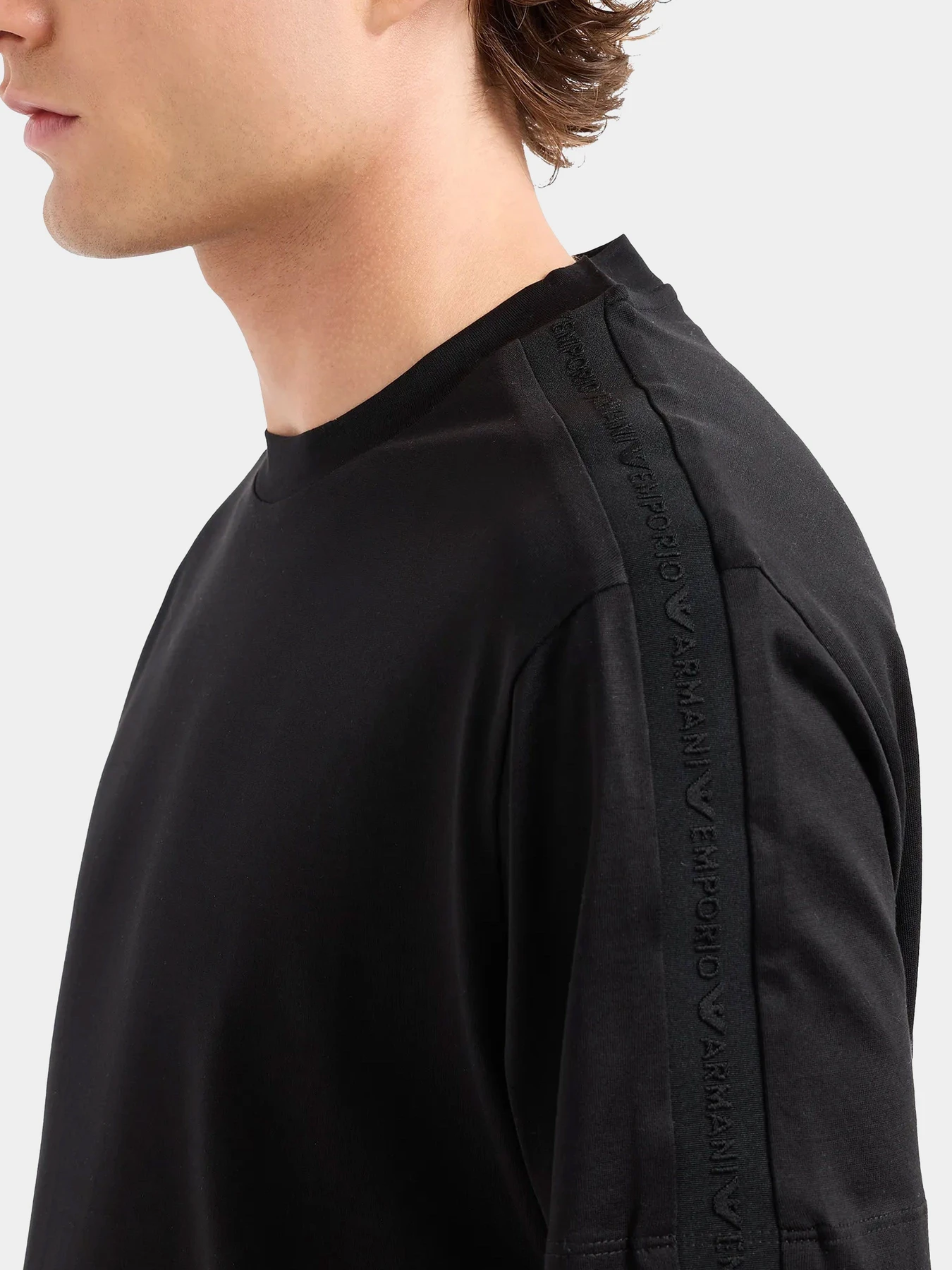 Футболки и поло Emporio Armani модель 6D1TD6-1JOSZ-0999 Футболки и поло Emporio Armani модель 6D1TD6-1JOSZ-0999 Фото
