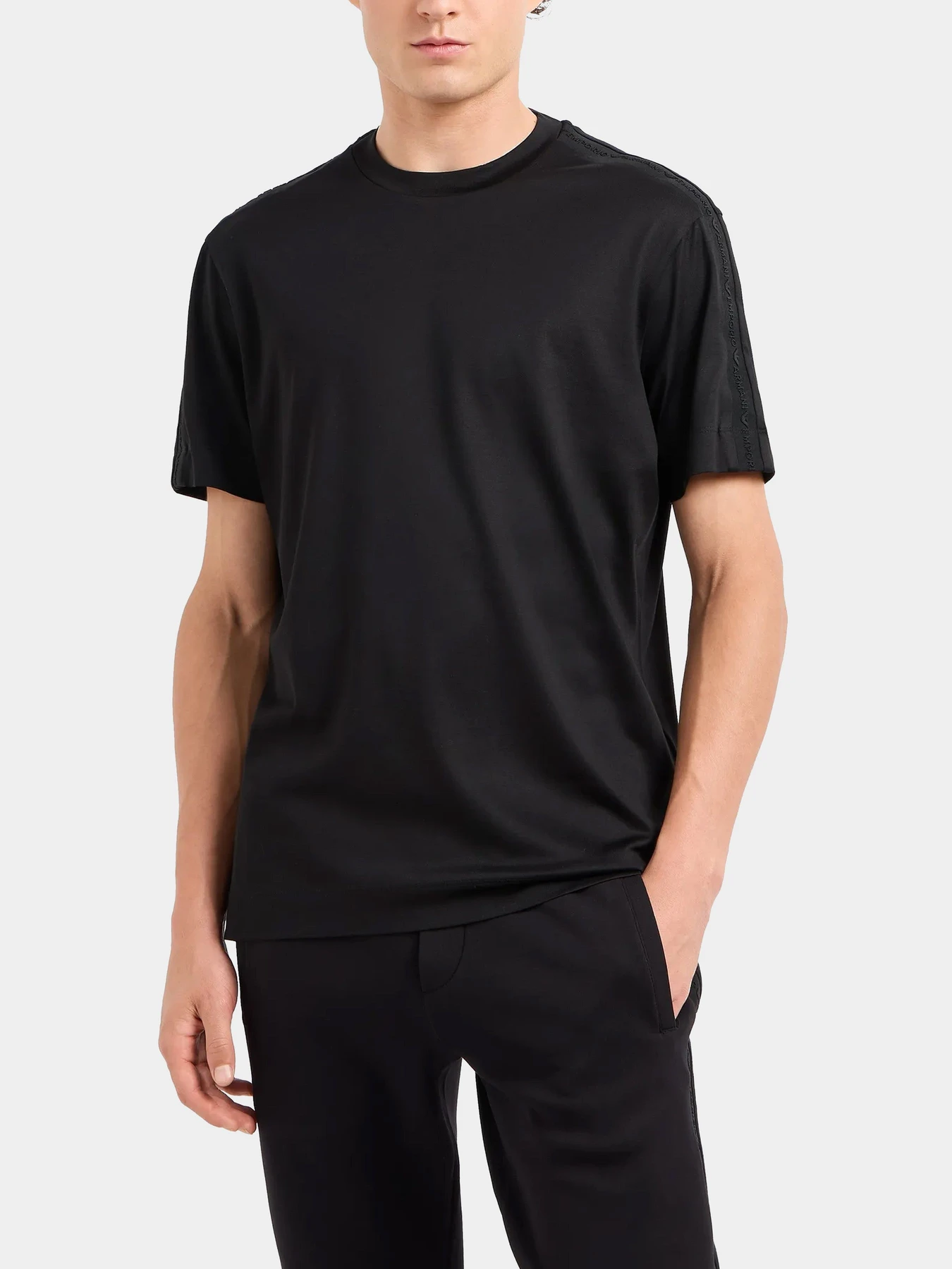 Футболки и поло Emporio Armani модель 6D1TD6-1JOSZ-0999 Футболки и поло Emporio Armani модель 6D1TD6-1JOSZ-0999 Фото