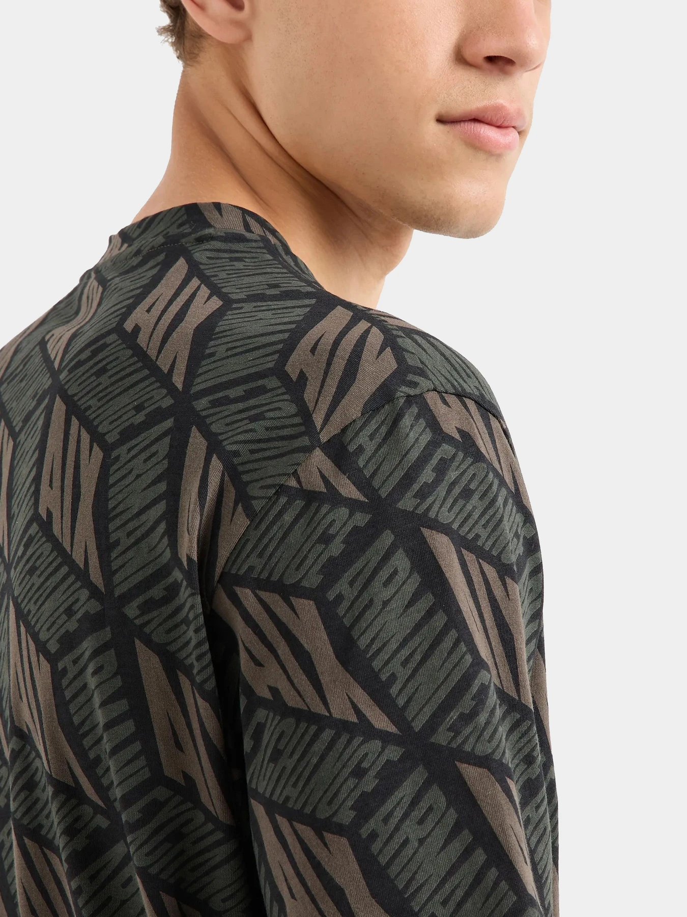 Футболки и поло Armani Exchange модель 6DZTHY-ZJH4Z-22CR Фото