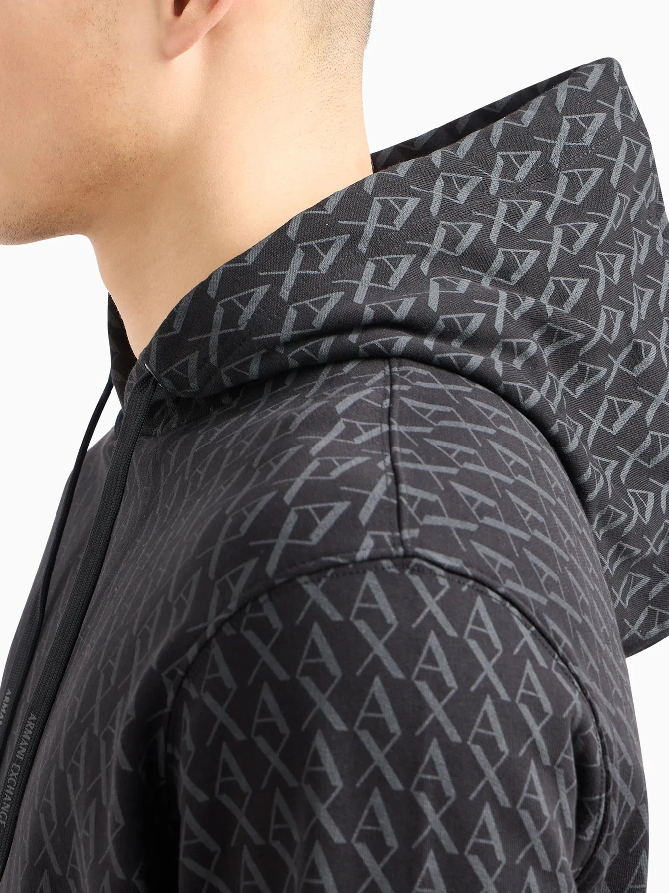 Худи и свитшоты Armani Exchange модель 8NZMCW-ZJNRZ-42AS Худи и свитшоты Armani Exchange модель 8NZMCW-ZJNRZ-42AS Фото