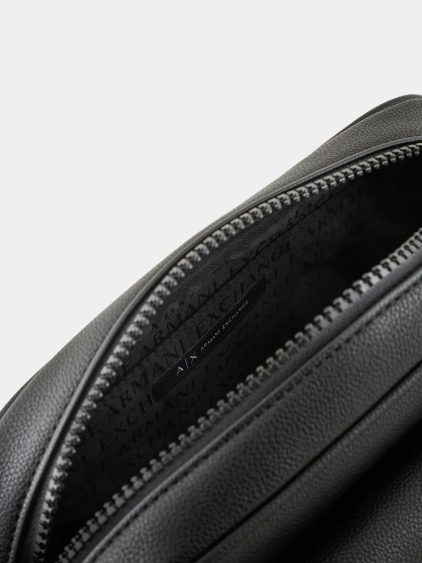 Сумки Armani Exchange модель 952699-4F864-00020 Фото