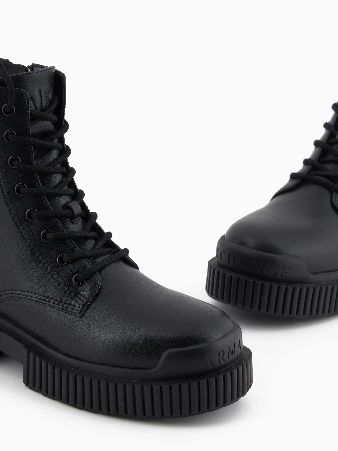 Ботинки и сапоги Armani Exchange модель XDN031-XV875-00002 Фото
