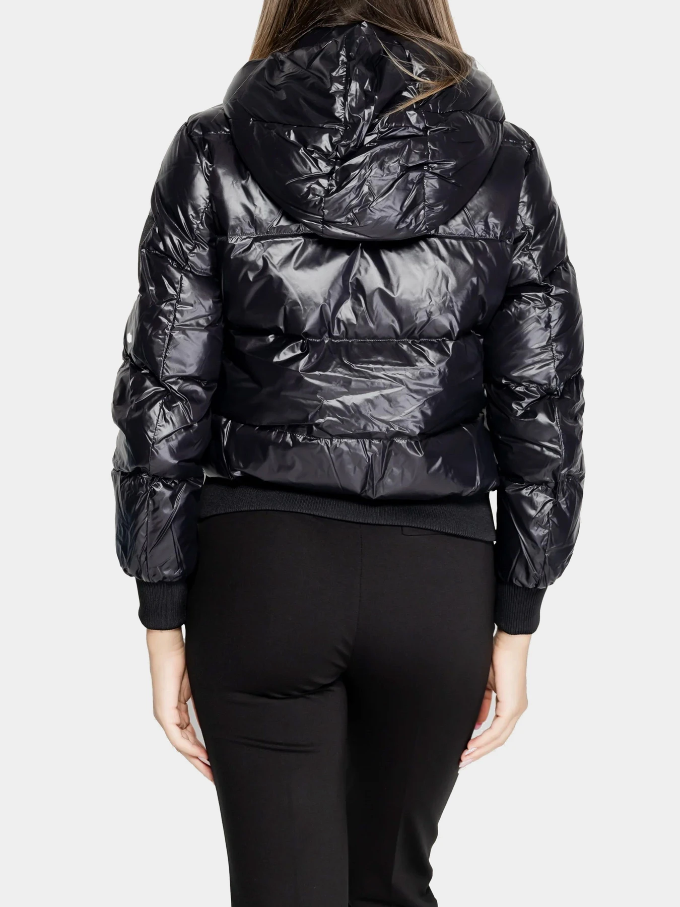 Куртки и дубленки Armani Exchange модель XW000228-AF10860-UC001 Куртки и дубленки Armani Exchange модель XW000228-AF10860-UC001 Фото
