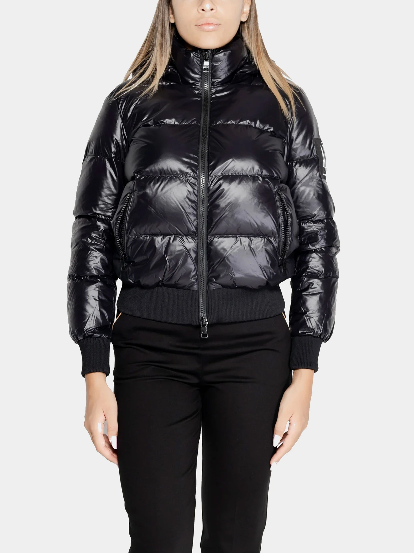 Куртки и дубленки Armani Exchange модель XW000228-AF10860-UC001 Куртки и дубленки Armani Exchange модель XW000228-AF10860-UC001 Фото
