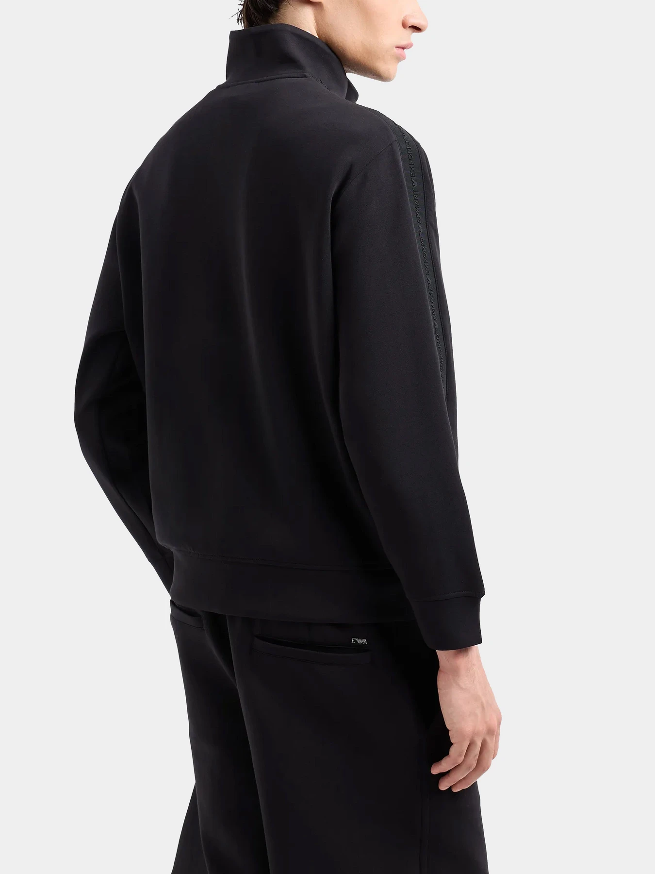 Худи и свитшоты Emporio Armani модель 6D1MA8-1JHSZ-0999 Худи и свитшоты Emporio Armani модель 6D1MA8-1JHSZ-0999 Фото