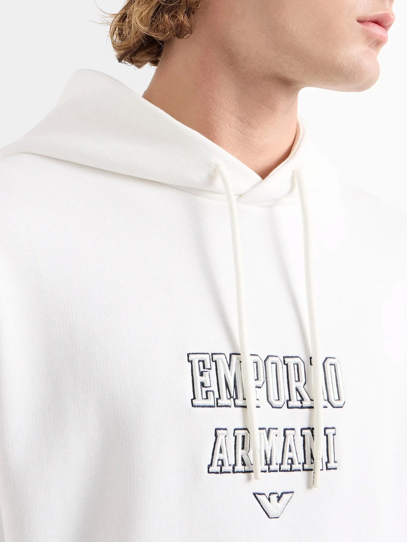 Худи и свитшоты Emporio Armani модель 6D1MD2-1JWPZ-01P4 Худи и свитшоты Emporio Armani модель 6D1MD2-1JWPZ-01P4 Фото
