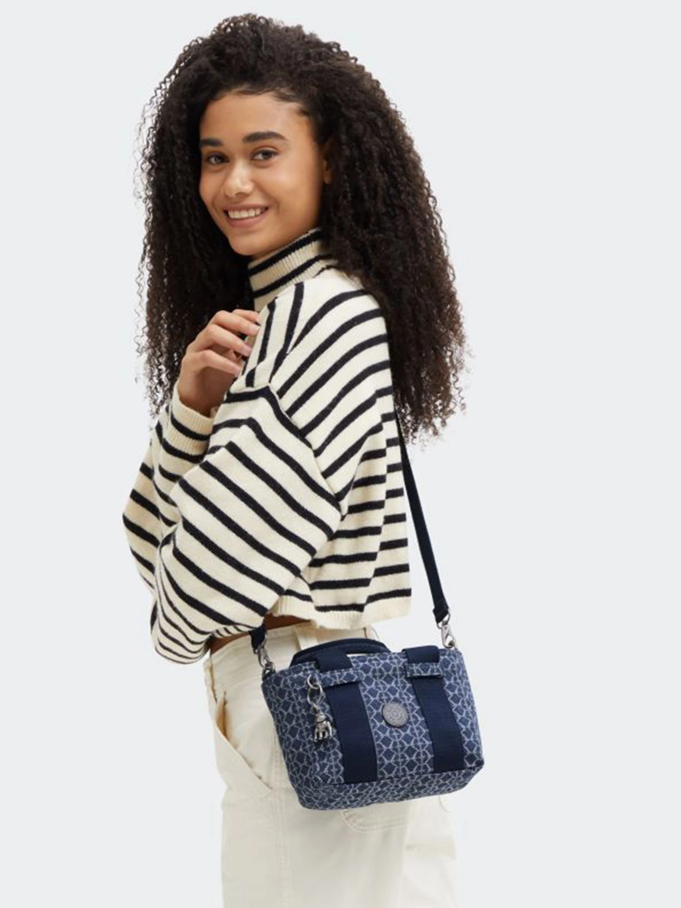 Сумки Kipling модель KPKI34347PF1 Сумки Kipling модель KPKI34347PF1 Фото