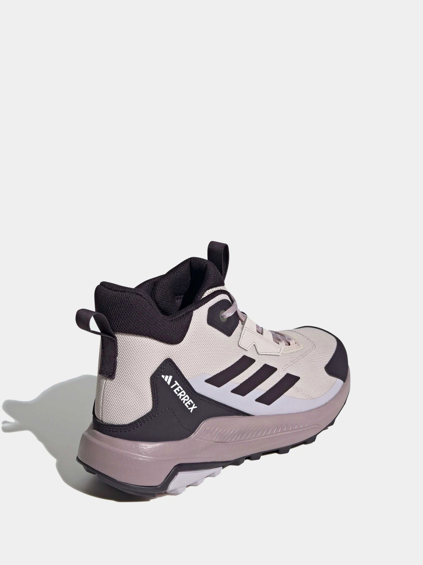 Ботинки и сапоги Adidas модель IE3889 Ботинки и сапоги Adidas модель IE3889 Фото