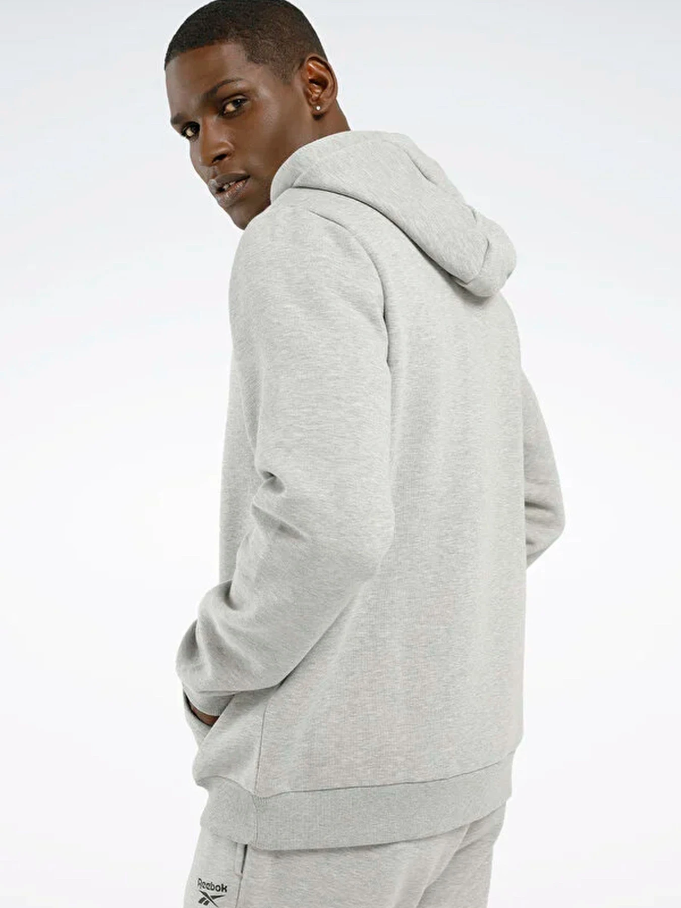 Худи и свитшоты Reebok модель IB3004 Худи и свитшоты Reebok модель IB3004 Фото
